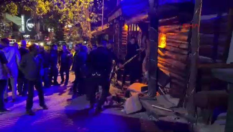 Cip kafeye daldı! Sürücü kaçtı 1’ağır 2 yaralı - Resim: 7